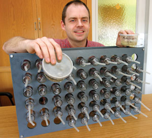 Jürgen Hummel in the lab