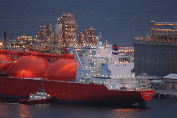 Tanker with a cargo of liquefied natural gas